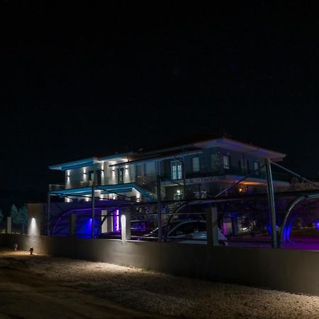 Berries Luxury Apartments เนอามูดาเนีย ภายนอก รูปภาพ