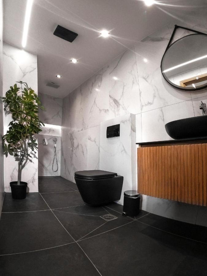 Berries Luxury Apartments เนอามูดาเนีย ภายนอก รูปภาพ