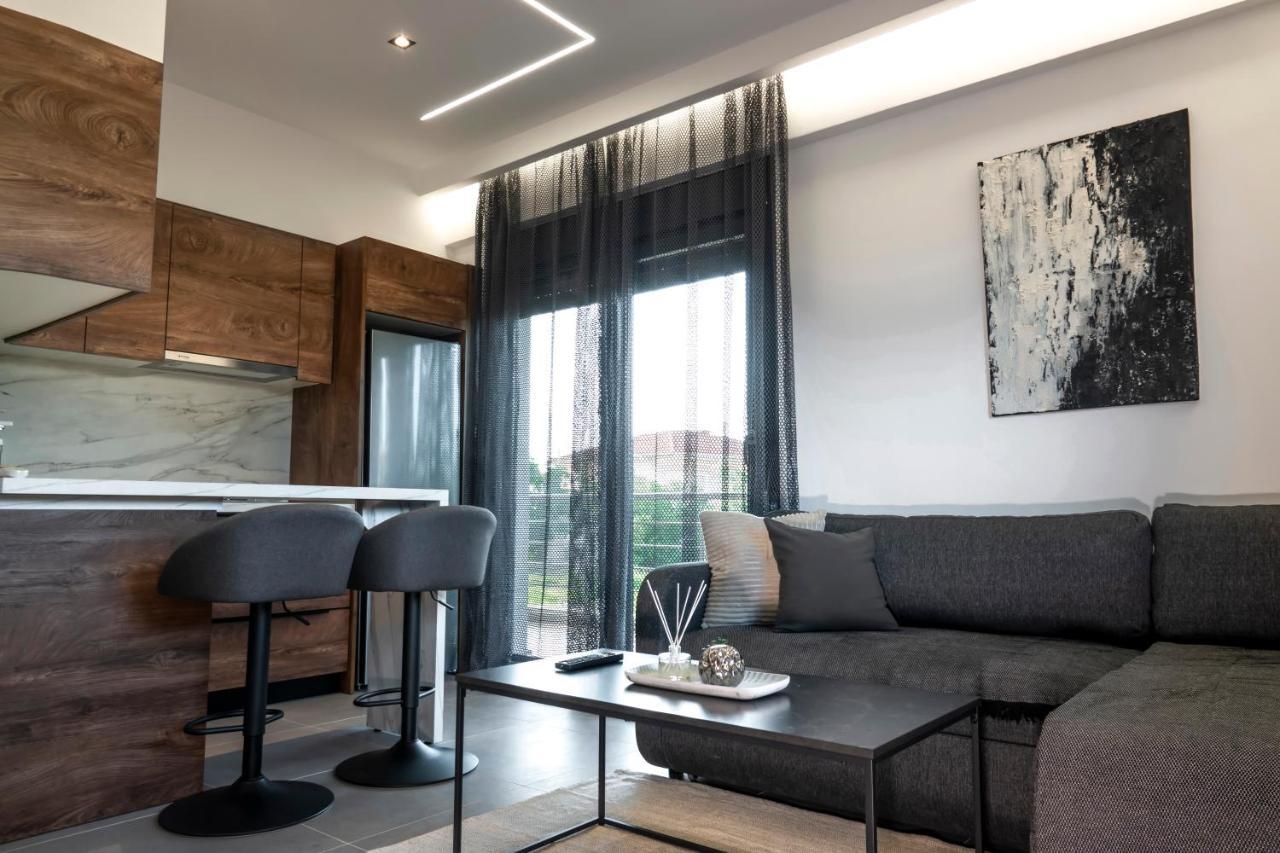 Berries Luxury Apartments เนอามูดาเนีย ภายนอก รูปภาพ