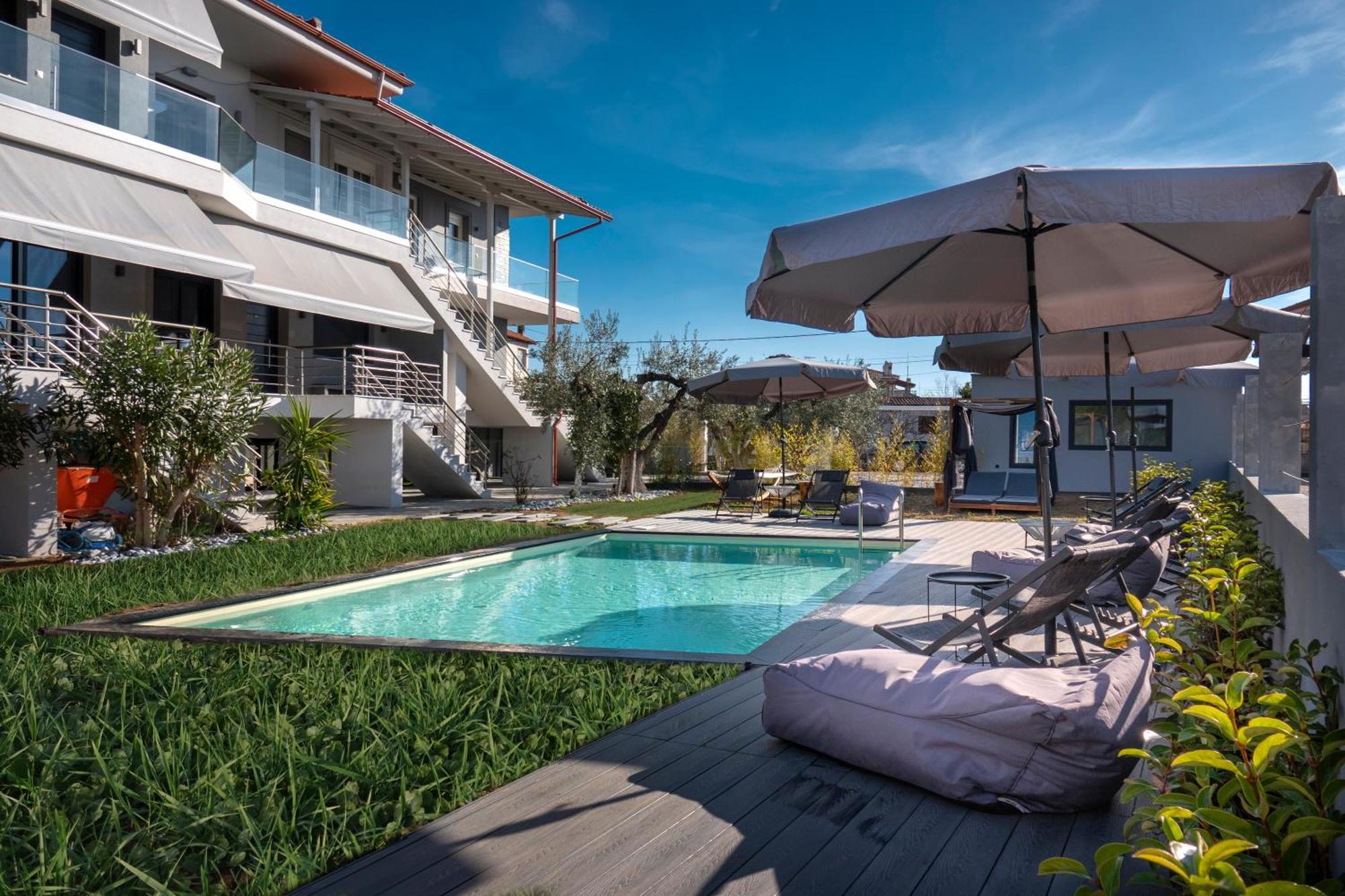 Berries Luxury Apartments เนอามูดาเนีย ภายนอก รูปภาพ