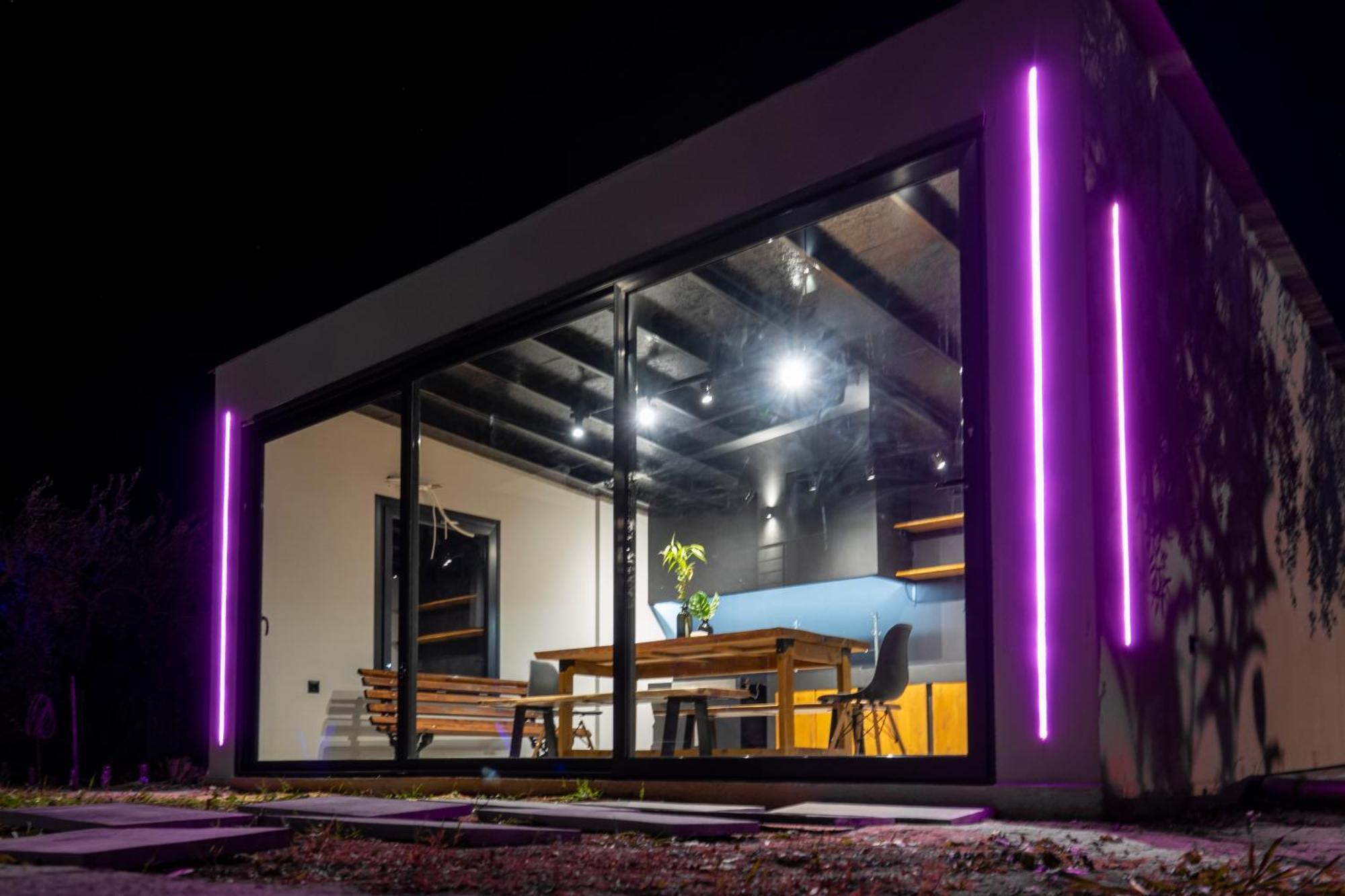 Berries Luxury Apartments เนอามูดาเนีย ภายนอก รูปภาพ