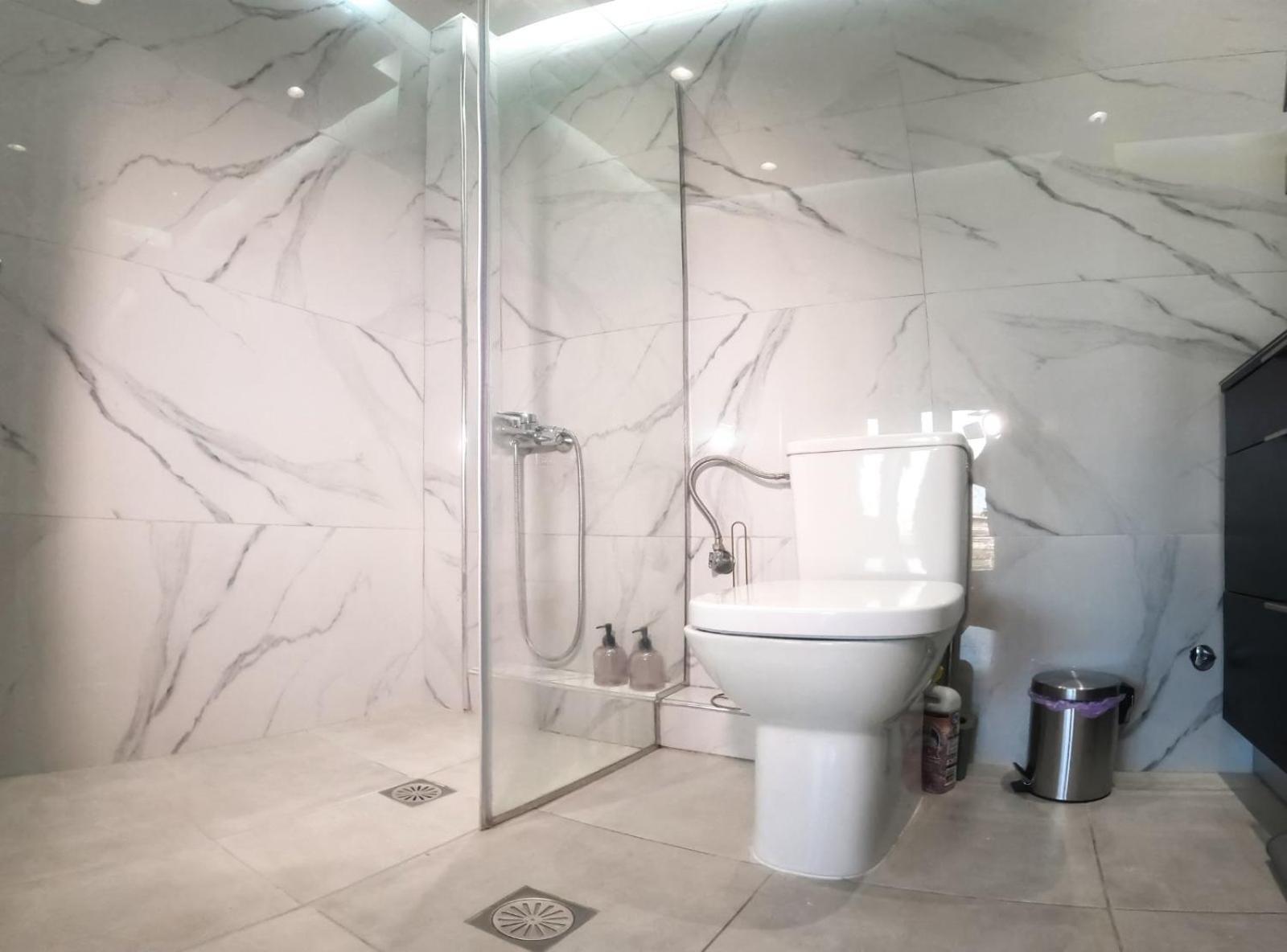 Berries Luxury Apartments เนอามูดาเนีย ภายนอก รูปภาพ